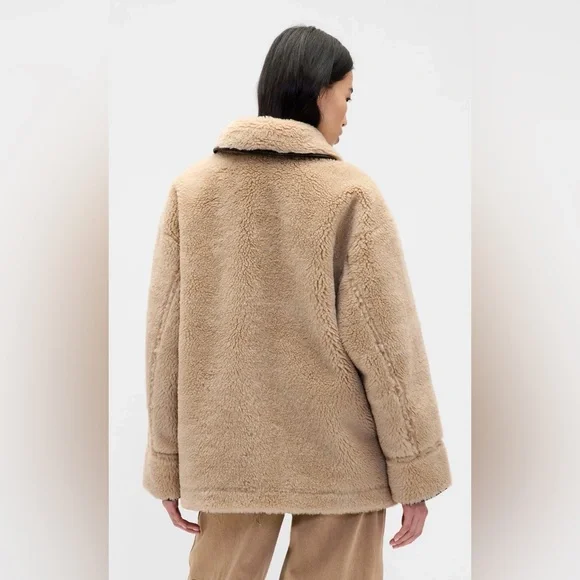 Gap × Sandy Liang Reversible Vegan Leather Sherpa Jacket - Picture 2 of 7